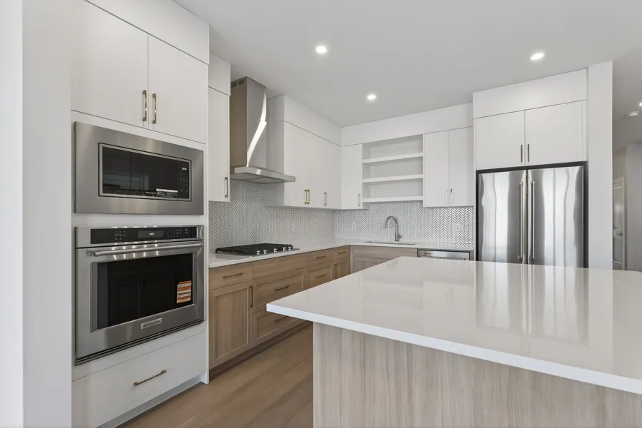 Kitchen, herringbone backsplash