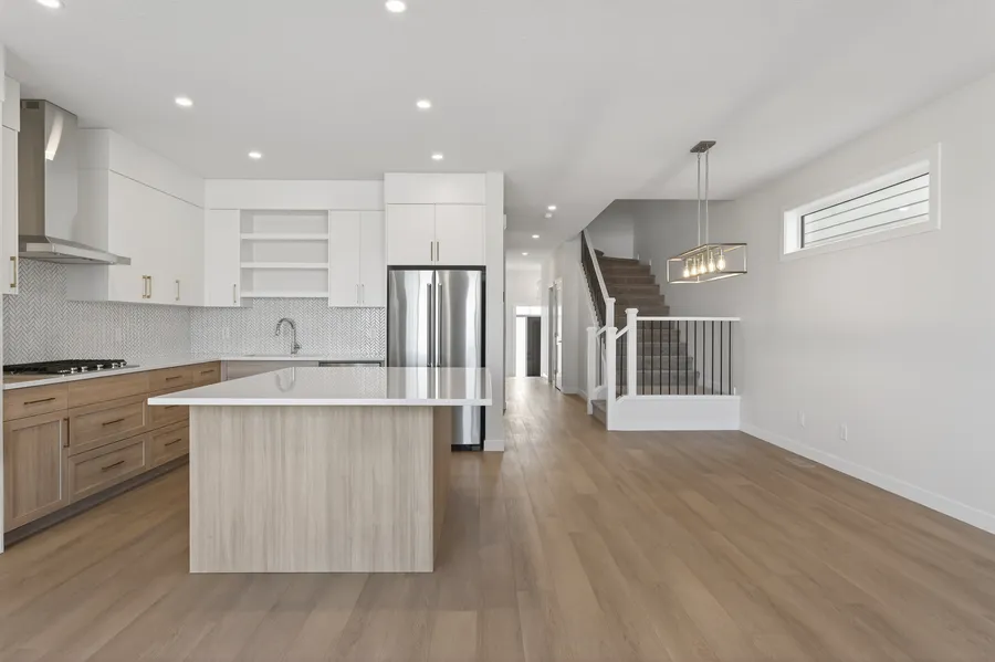 Kitchen to entry hall